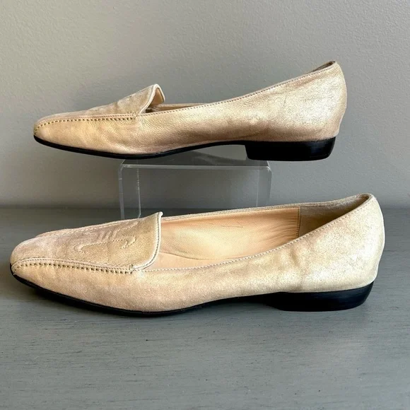 Chic Beige Loafers for Women - Picture 9 of 13